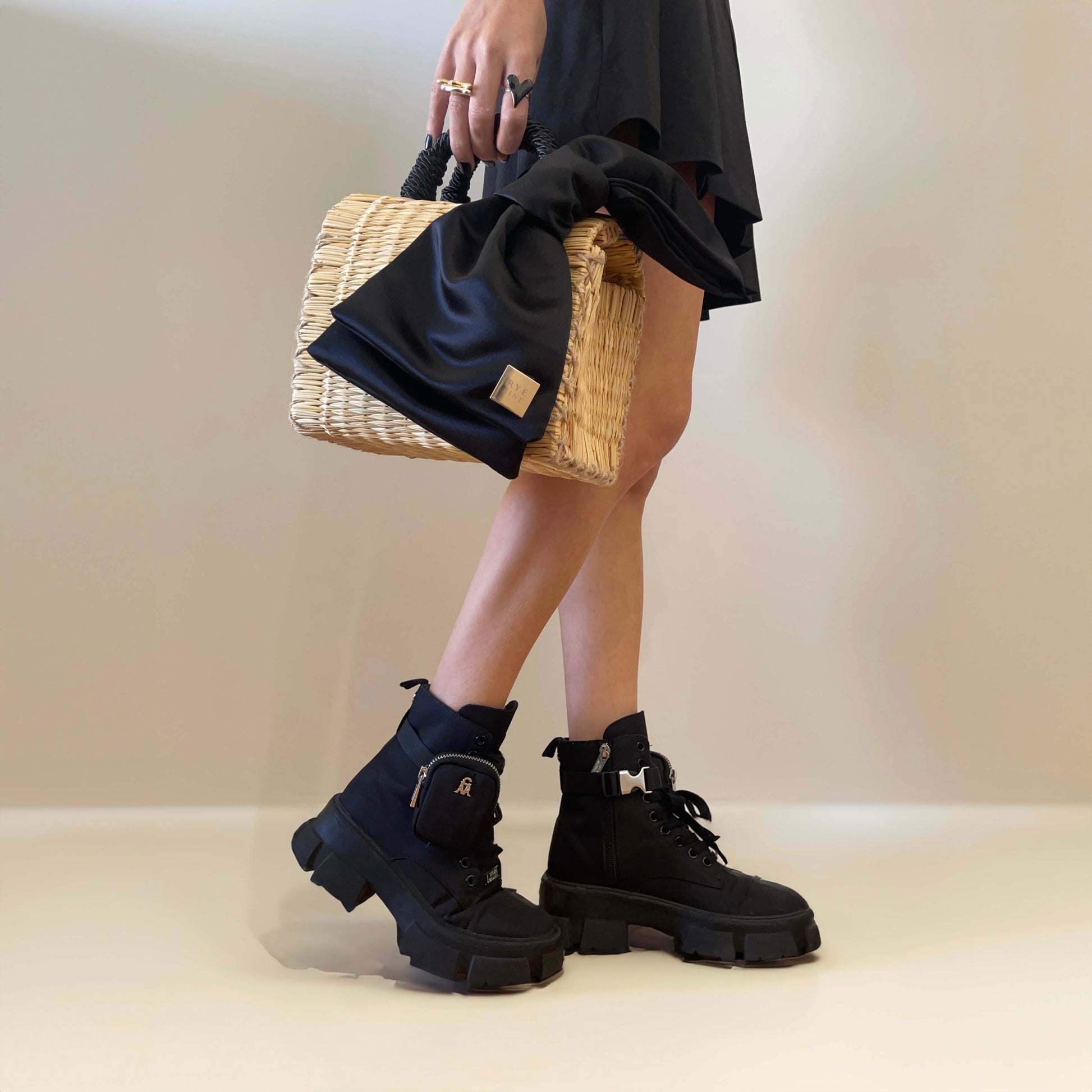 Maria Bow Handbag - Rye Line